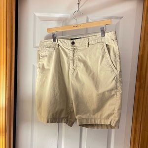 American Eagle Mens shorts